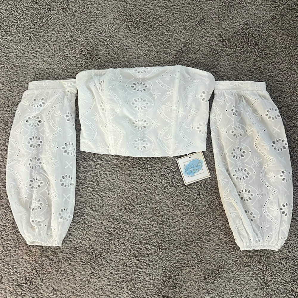 Cloud 10 Eyelet strapless Puff Sleeve Blouse Sz. S